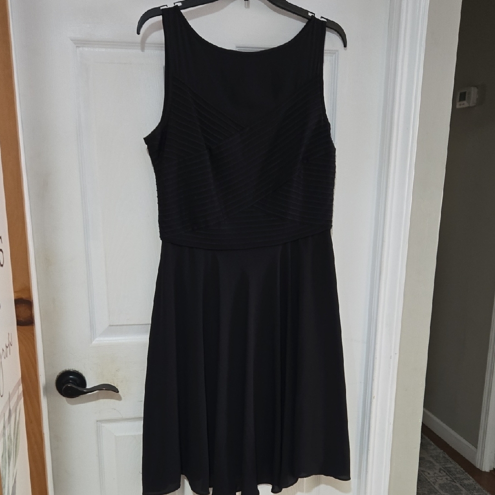 London Time Elegant Black Sleeveless Dress